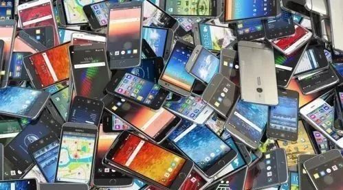 企业出海 - <b>印度超越美国成为第二大智能手机市场；小米份</b>